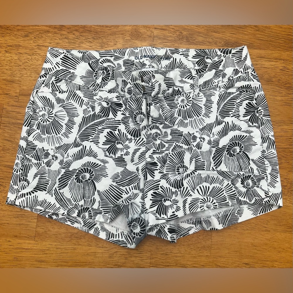 Old Navy Pixie Shorts, size 0